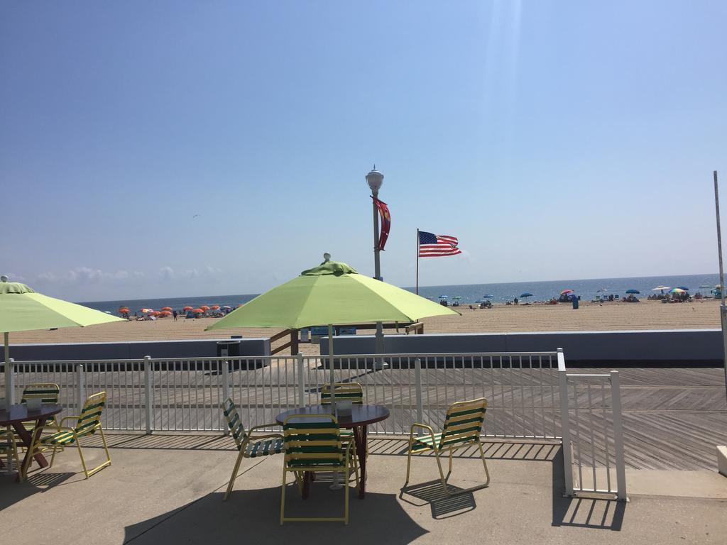 Fish Tales Boardwalk Inn & Ocean Mecca Motel Ocean Stadt Exterior foto